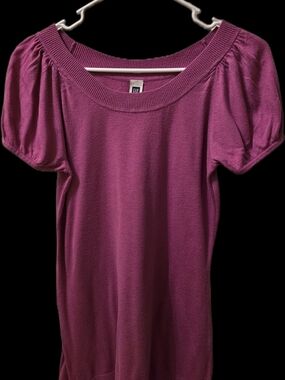 GAP Women’s Short Sleeve Scoop Neck Top - Magenta - Size Medium